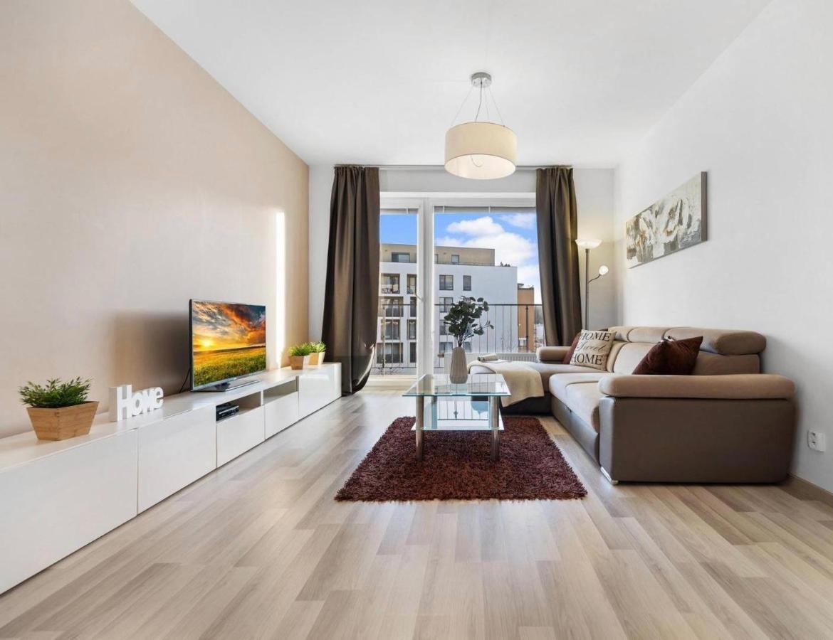 Sunflower - Modern Large Charming Apartment With Balcony براتسيلافا المظهر الخارجي الصورة