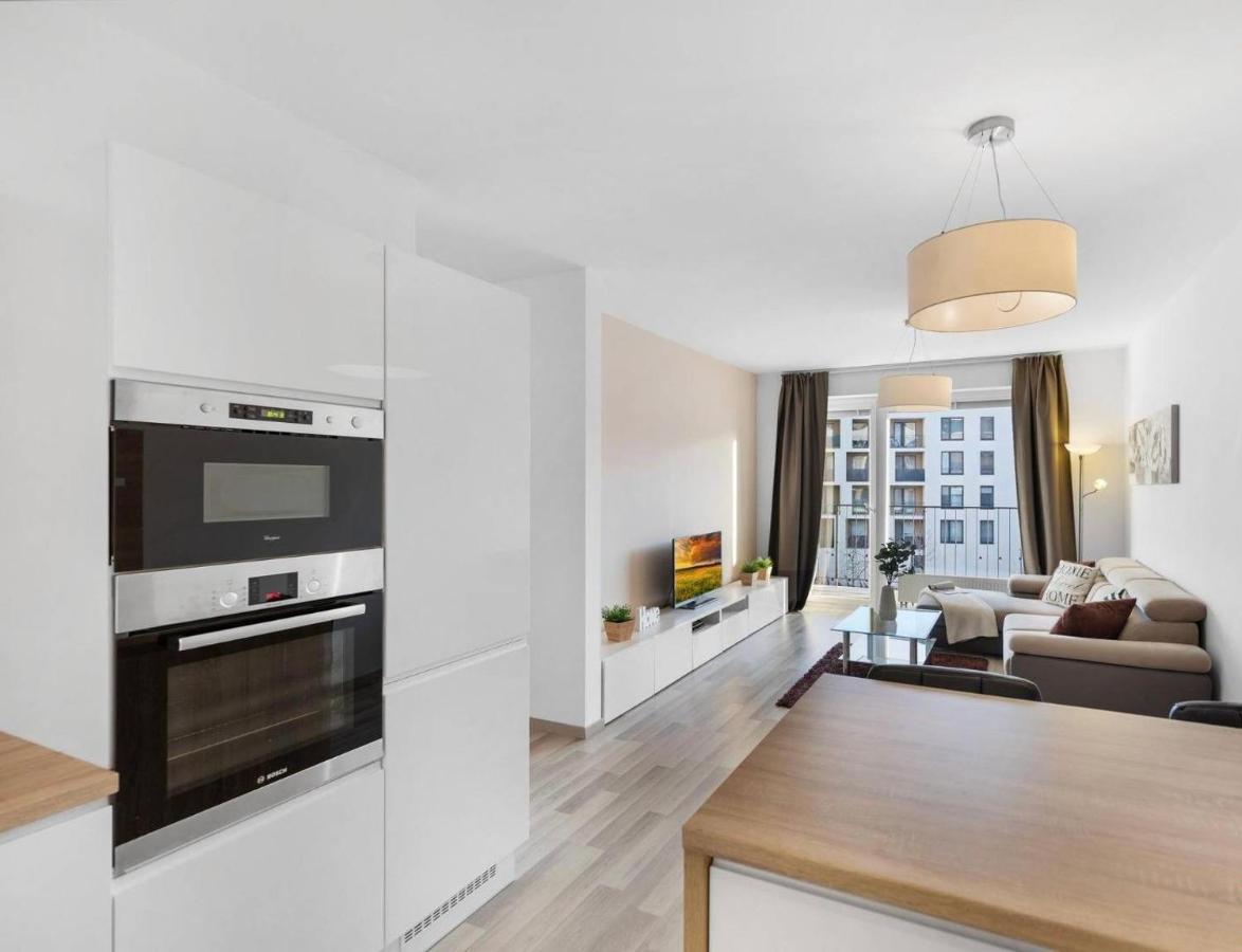 Sunflower - Modern Large Charming Apartment With Balcony براتسيلافا المظهر الخارجي الصورة