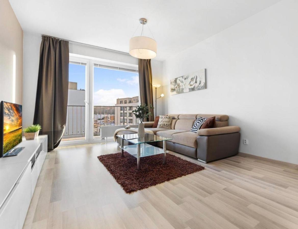 Sunflower - Modern Large Charming Apartment With Balcony براتسيلافا المظهر الخارجي الصورة